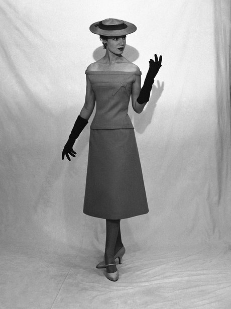 Fashion: Christian Dior - 15 Iconic Pictures From The 1950s - Heart