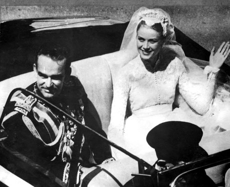 Prince Rainier of Monaco marries Grace Kelly