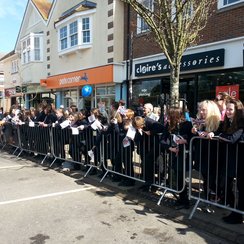 The crowd in the High Street