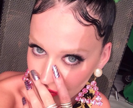 Katy Perry bleaches eyebrows