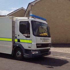 Bomb disposal team in Frome