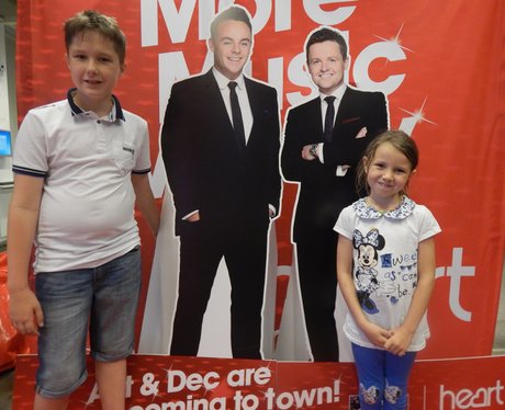 Heart Angels: Ant And Dec Give Away at IKEA! - Par