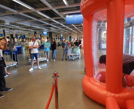 Heart Angels: Ant And Dec Give Away at IKEA!