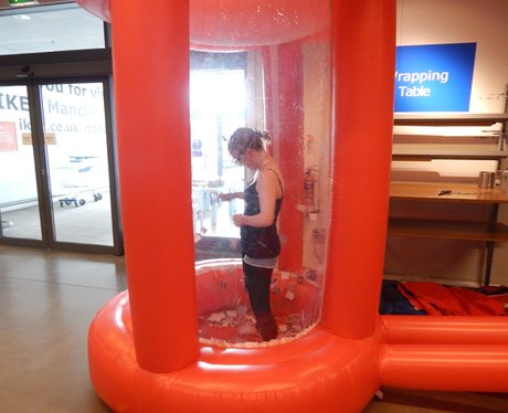 Heart Angels: Ant And Dec Give Away at IKEA!