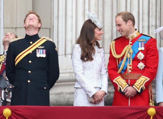 prince-harry-william-and-kate--awkward-moments-9-1410774851-custom-0.jpg