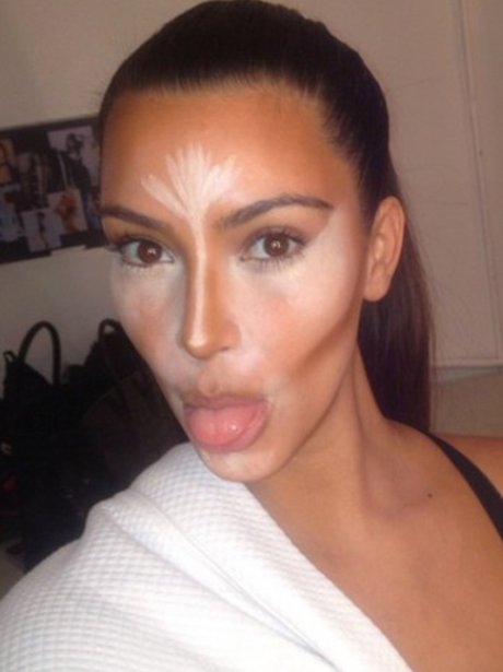 Kim Kardashian contouring 