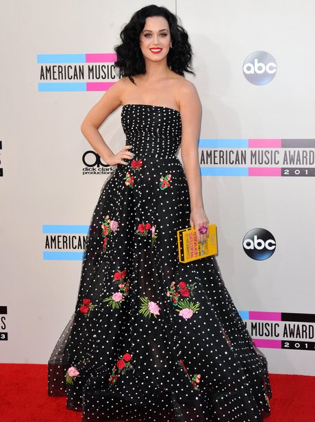 Katy Perry - Celebrities In Oscar De La Renta - Heart