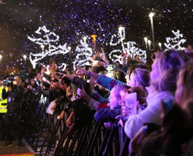 Thousands of fans excited to see the boys on stage