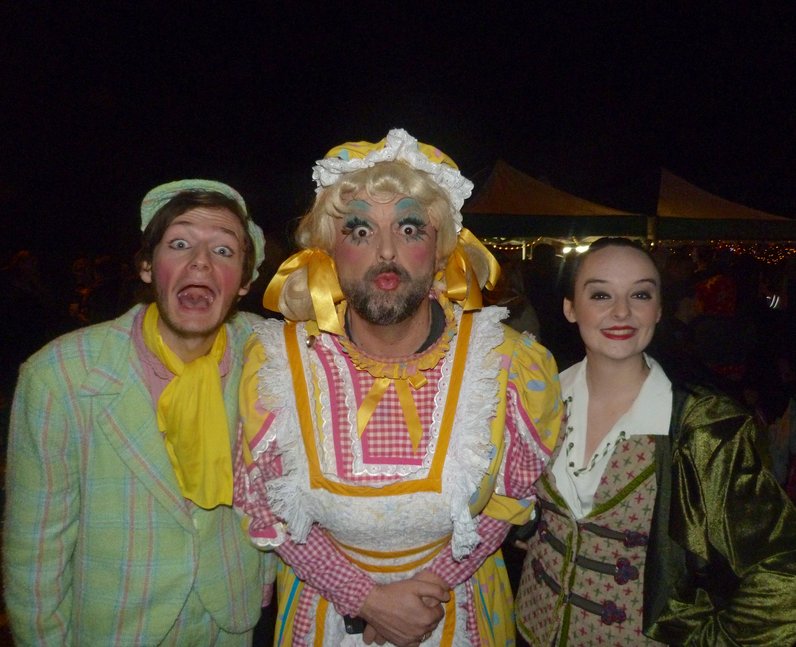 Sawbridgeworth Light Switch On (28 November 2014)