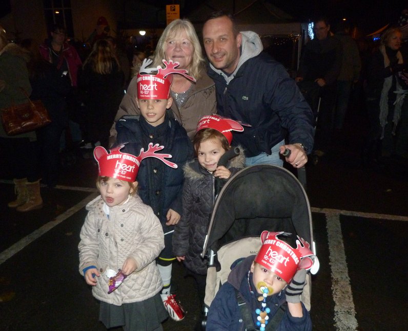 Sawbridgeworth Light Switch On (28 November 2014)