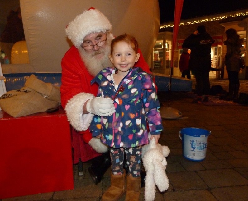 Snow Globe Freeport Braintree (December 2014)