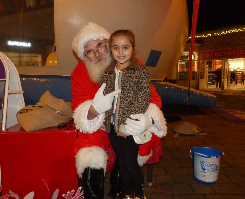 Snow Globe Freeport Braintree (December 2014)