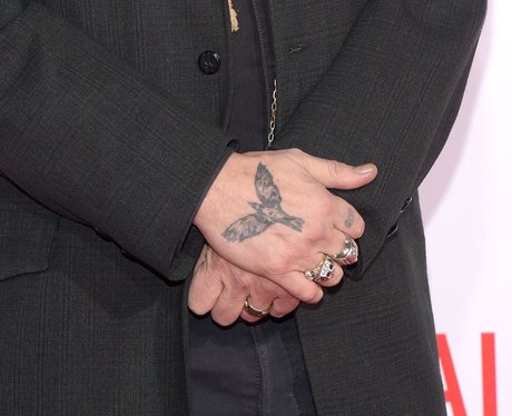 Johnny Depp wears wedding ring