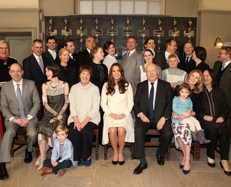Kate Middeton and the cast of a TV show