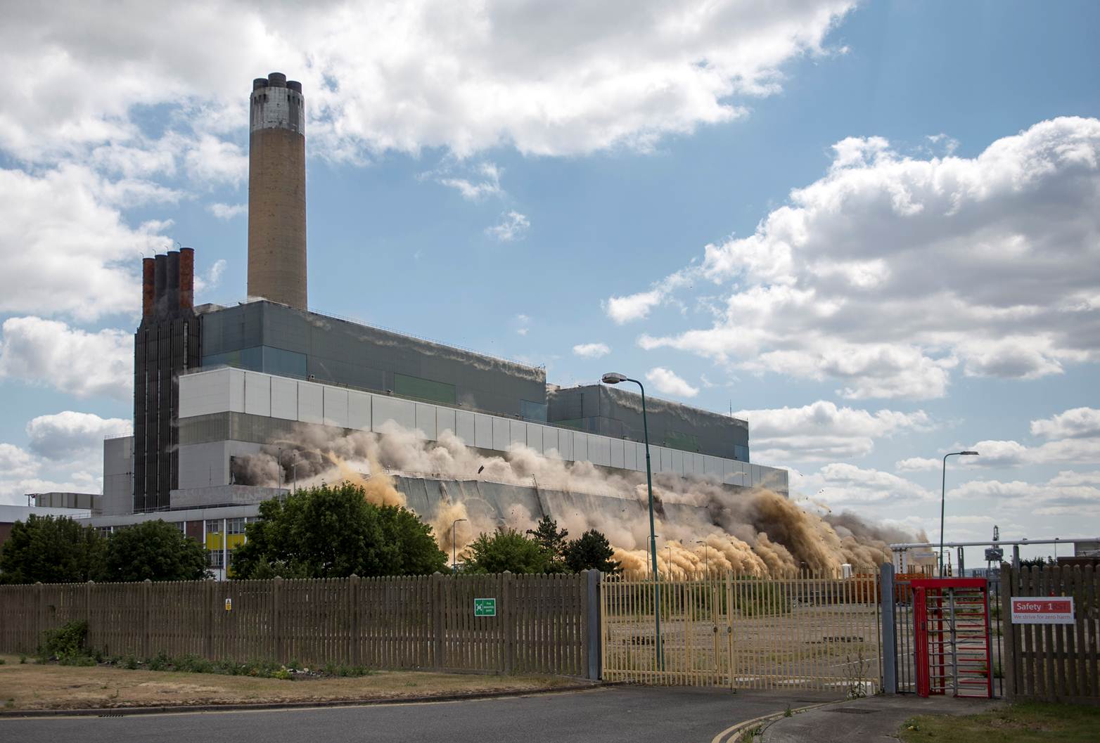 Demolition of Kingsnorth power station