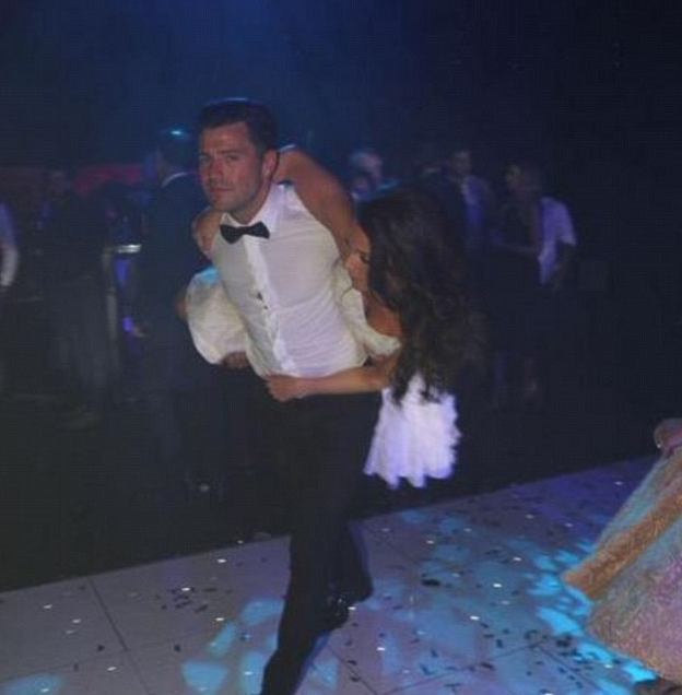 Mark Wright And Michelle Keegan Rock Out On Dancefloor In New Wedding