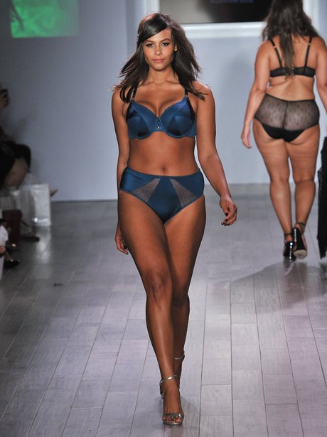 STUNNING Plus Size Models New York Fashion Heart