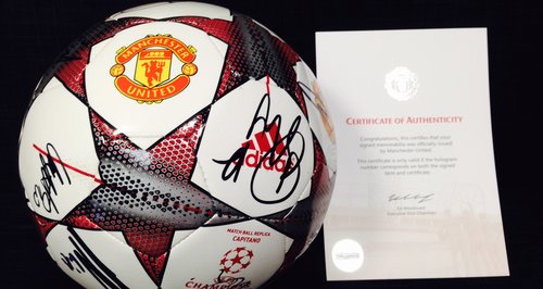 Signed manchester sale united football