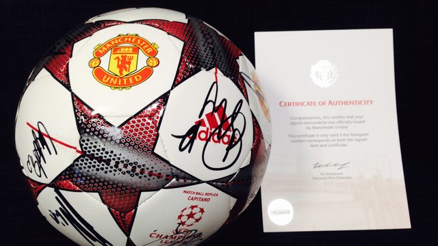 Man united sale signed football