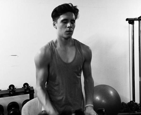 Brooklyn Beckham lifting weights