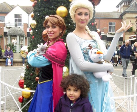 Ana and Elsa took time out of their schedule to ma