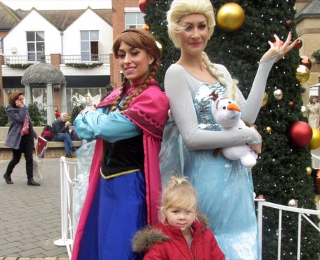 Ana and Elsa took time out of their schedule to ma