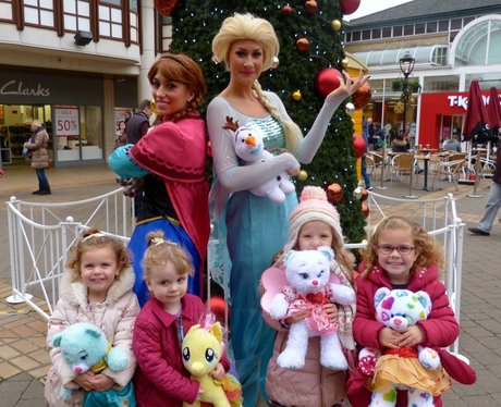Ana and Elsa took time out of their schedule to ma