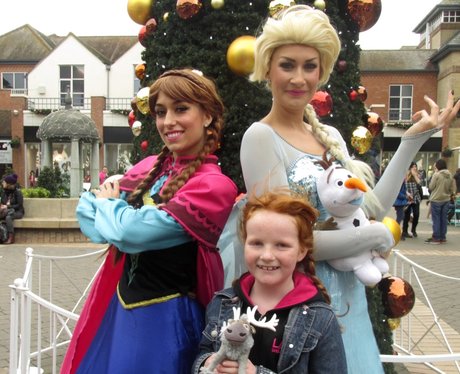 Ana and Elsa took time out of their schedule to ma
