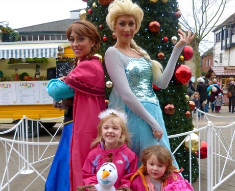Ana and Elsa took time out of their schedule to ma