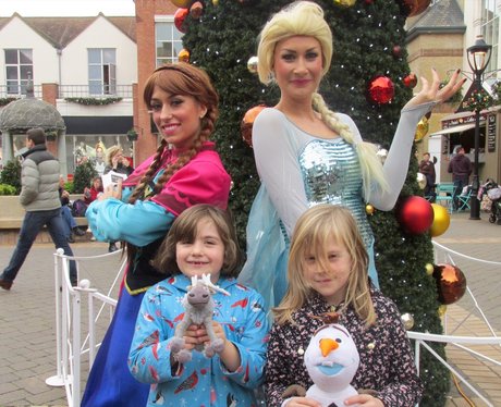 Ana and Elsa took time out of their schedule to ma