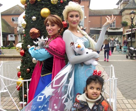 Ana and Elsa took time out of their schedule to ma