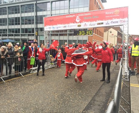 Heart At The Reading Santa Run