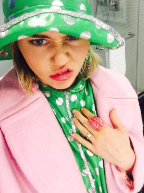 Miley Cyrus engagement ring