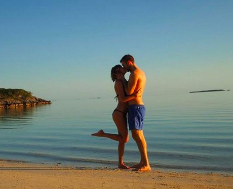 Taylor Swift, Calvin Harris, kissing, holiday