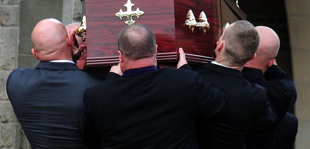 Funeral Directors Carry Coffin as People Crowdfund