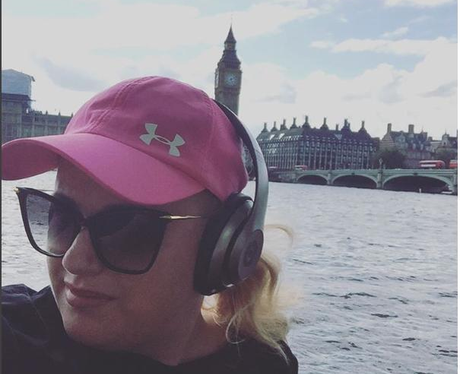 Rebel Wilson Takes Selfie In Front Of Big Ben