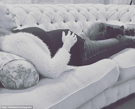 Geri Horner black and white baby bumo