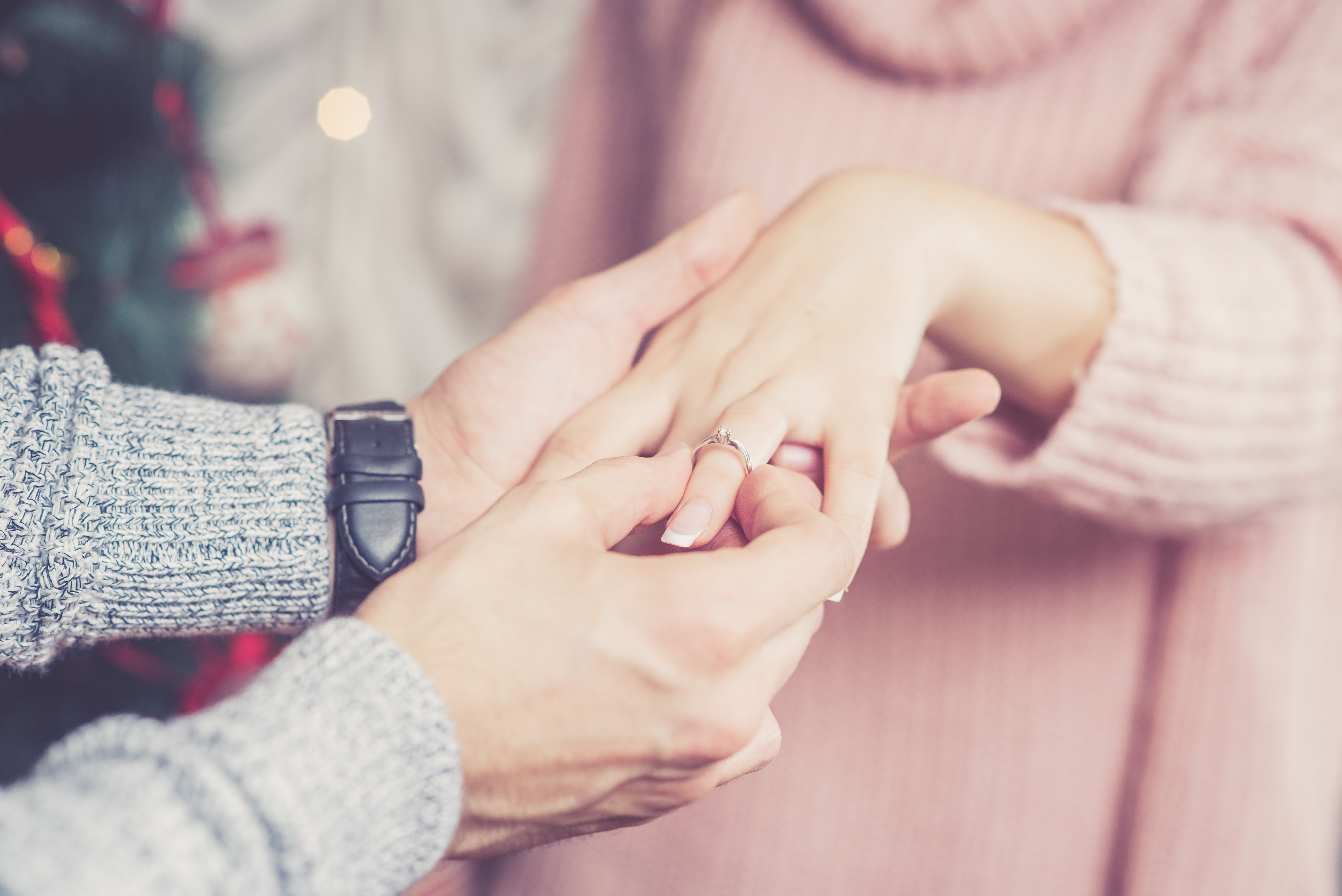 К чему снится дарить кольцо мужчине. Девушка с кольцом магия. Engaged. Beautiful Rings. The Engagement.