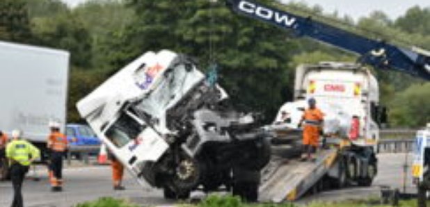 M1 lorry crash 8 killed Buckinghamshire