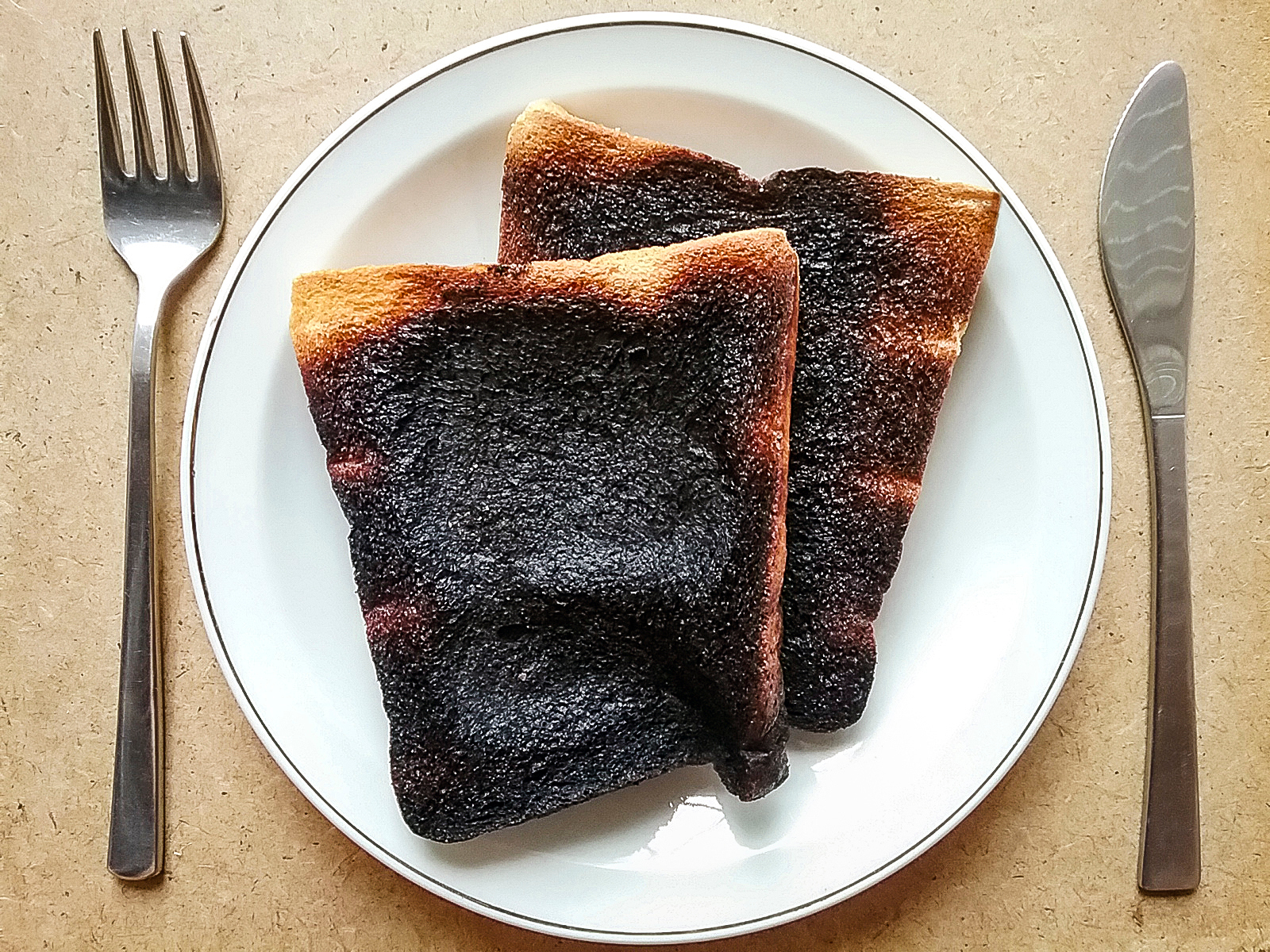 Use 2 pieces of. Жженый хлеб. Burnt food. Подгоревший хлеб. Burnt Toast Тае.