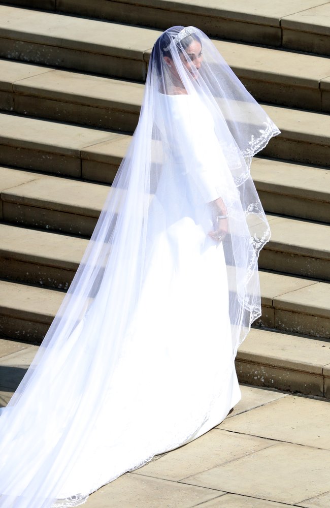 meghan markle dress wedding cost