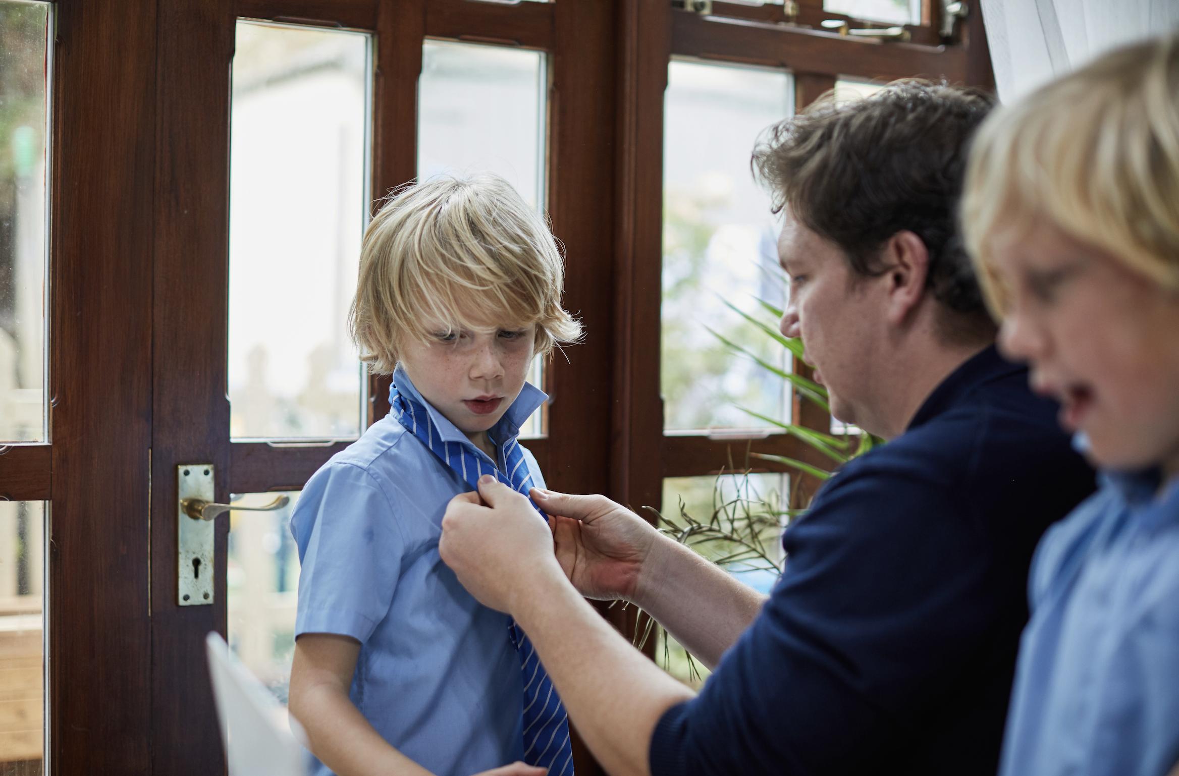 Getting ready to school. Getting ready for School. School Ties filmtralier. Get children ready for School.